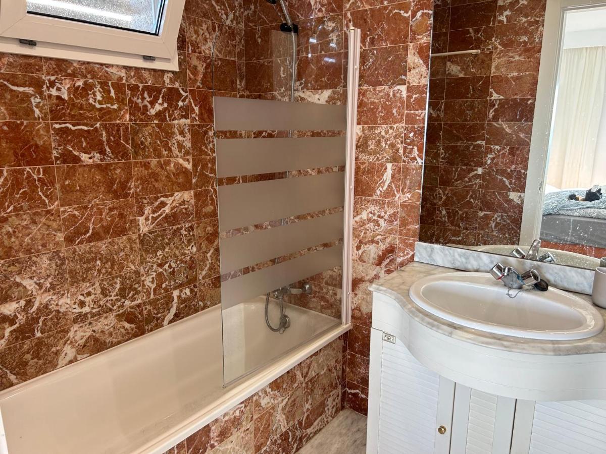 Apartment Direkt Am Strand Blanes Ngoại thất bức ảnh